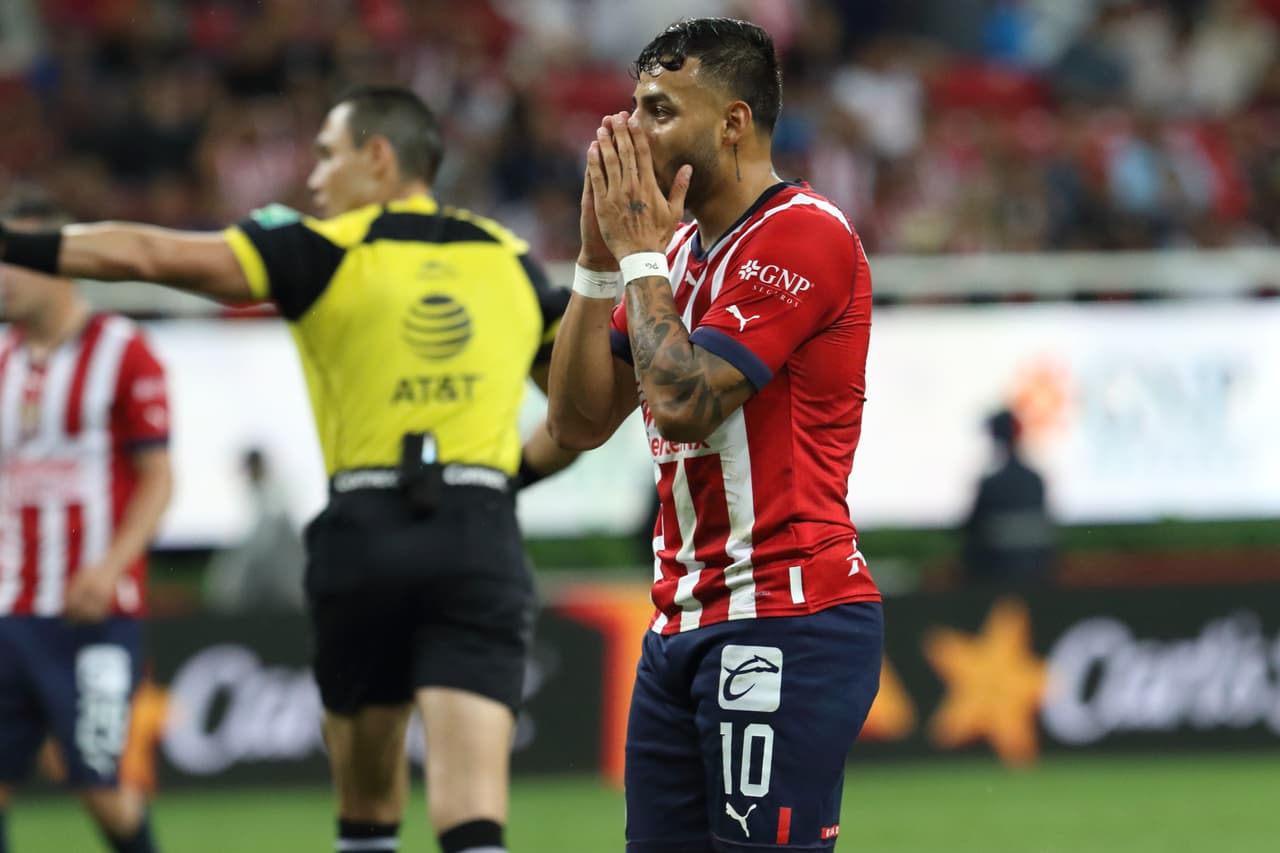 Vega se lamentaba por sus múltiples fallas.