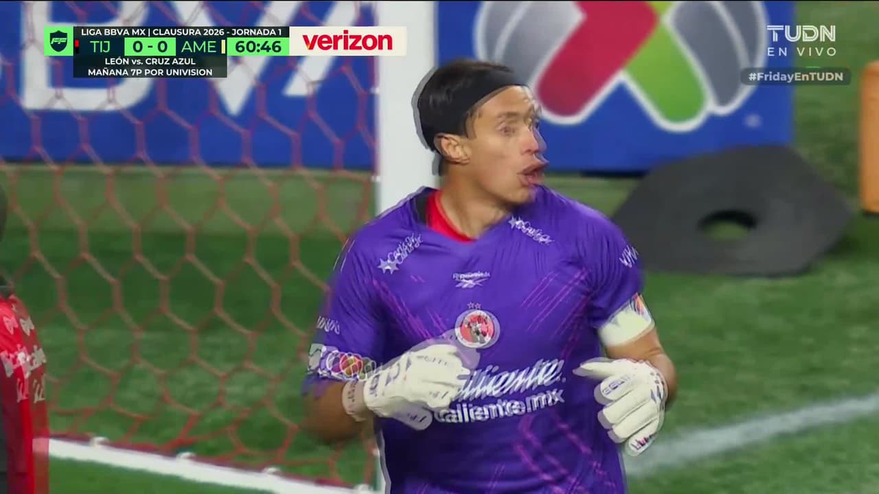 ¡Otra vez Toño! Jugadón de América que termina tapando el arquero mexicano