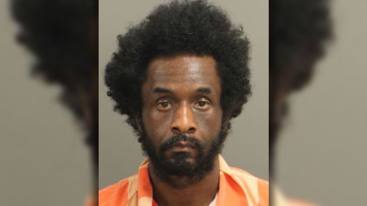 Eddie Dewain Craig, de 32 años, afronta múltiples cargos.