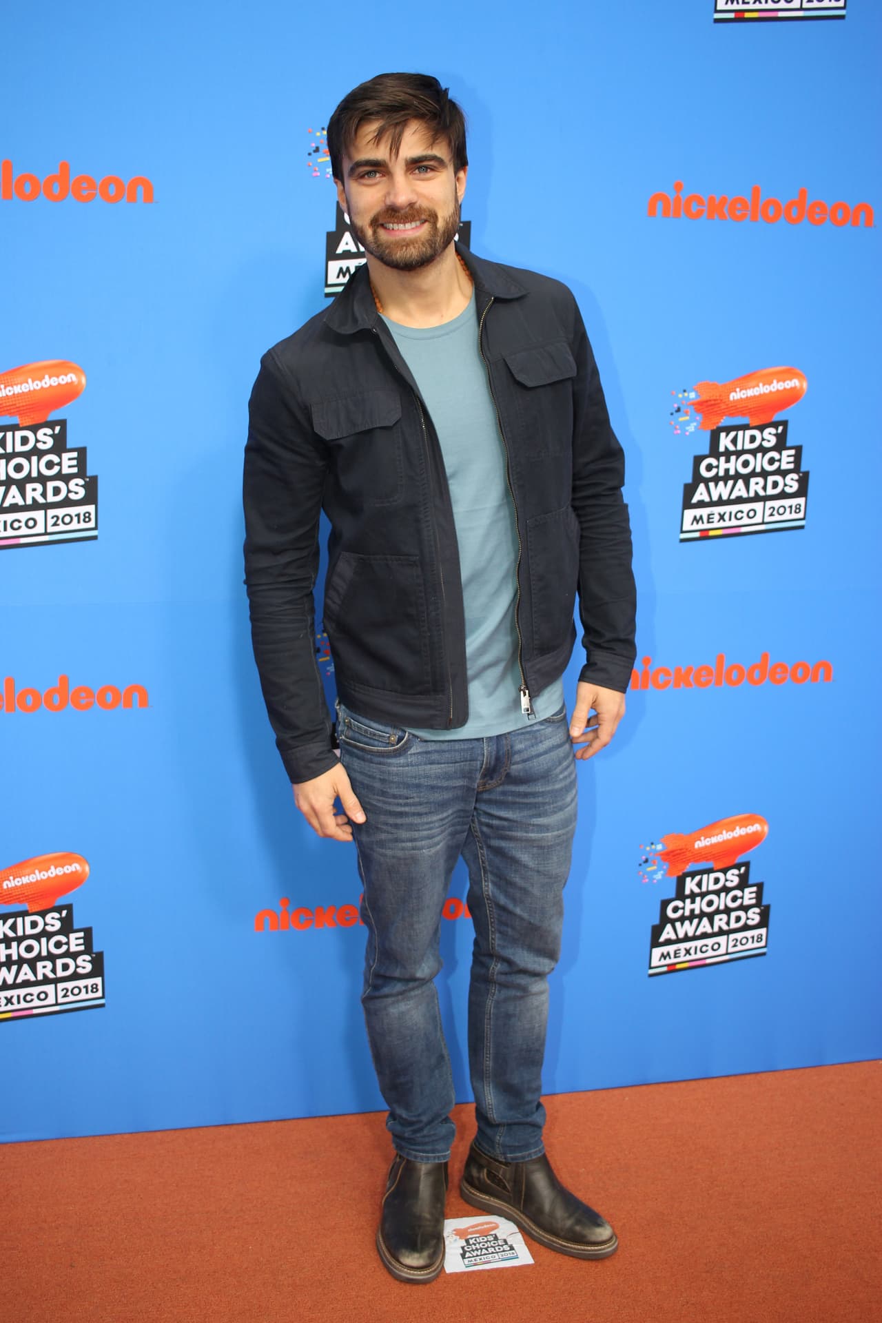 En un adelanto de la entrevista a Bazán publicado en el sitio web de la revista, la actriz insitió en que terminó su relación con el actor Santiago Ramundo por el bien de sus hijas.