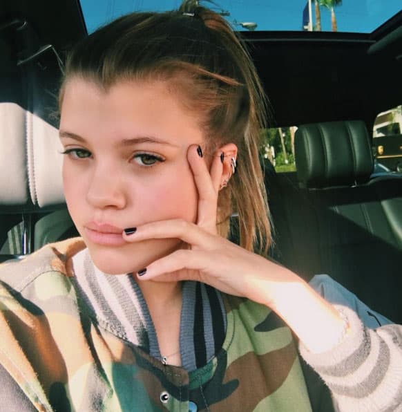 "Scott está trabajando en sus problemas. Sofia está saliendo con amigos. 
<b>Fue decisión de Sofia tomar un descanso</b>".
<br>