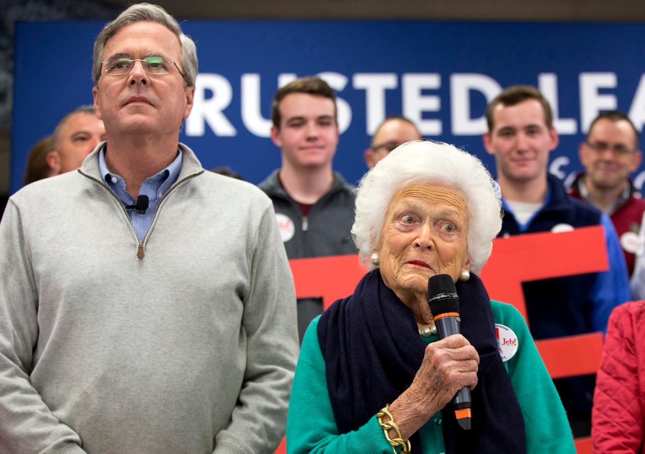 Barbara al rescate de Jeb Bush en New Hampshire
