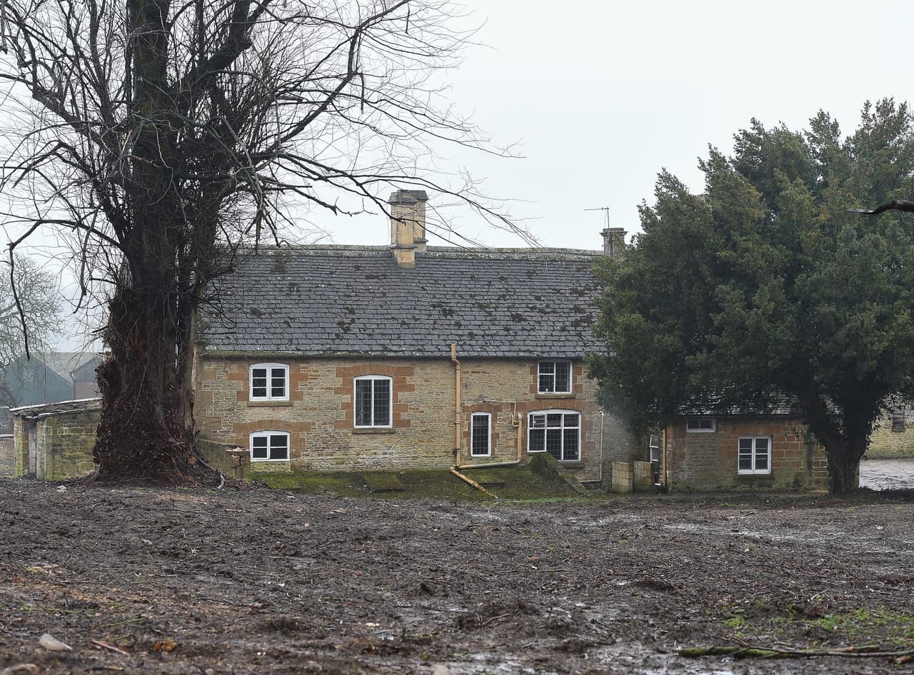 Los recién casados necesitarán un poco más de dos horas para poder llegar desde esta residencia al palacio de Buckingham.
<br>