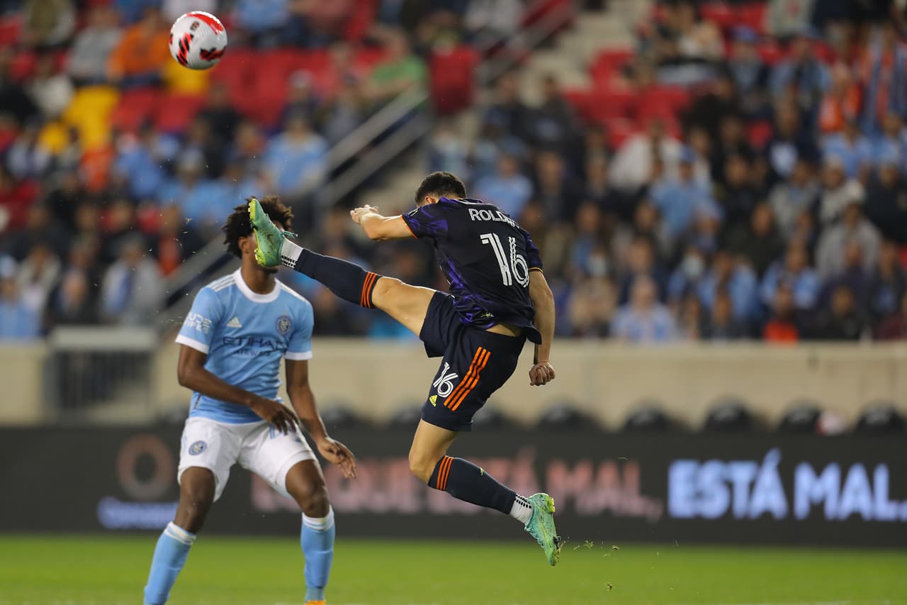 Un encuentro que desde el primer minuto se calentó y que mantuvo la tensión durante 45 minutos antes del tanto de Ruidíaz que acabó con las esperanzas del NYC FC.