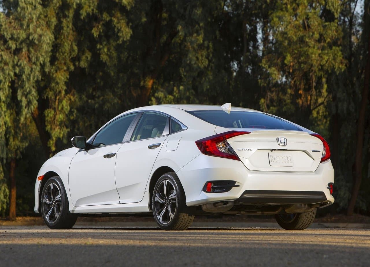 <h3 class="cms-H3-H3"><b>Honda Civic</b></h3>
<br>
<br>
<b>Tipo:</b> Carro de pasajeros
<br>
<b>Antigüedad:</b> 5 años
<br>
<b>Precio promedio:</b> $12,518