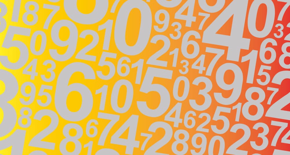 Practícalo varias veces y verás que no es nada difícil, solo reducir siempre todas las sumas a un digito del uno al nueve (ejemplos, el 23 se convierte en 5 el 18 en 9, el 124 en 7) solamente sumar entre sí hasta llegar a un solo dígito.