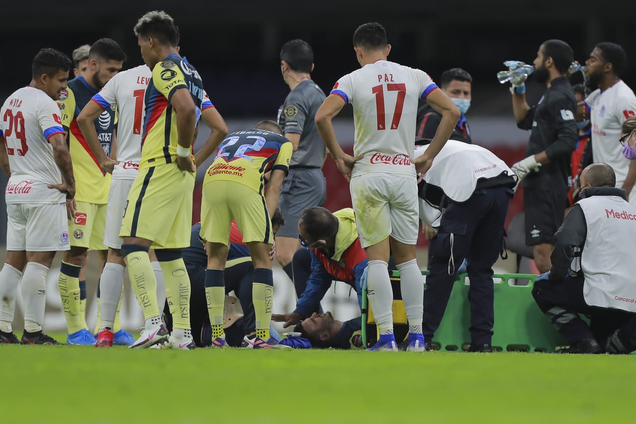 En un duelo lleno de faltas, América cae 0-1 con el Olimpia, pero consiguen su pase a los cuartos de final gracias a la victoria 1-2 del partido pasado en Honduras.