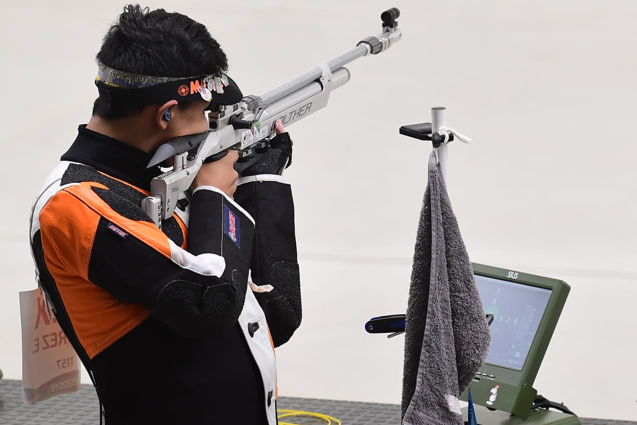 Edson Ramírez logra plata y boleto a Tokio en rifle