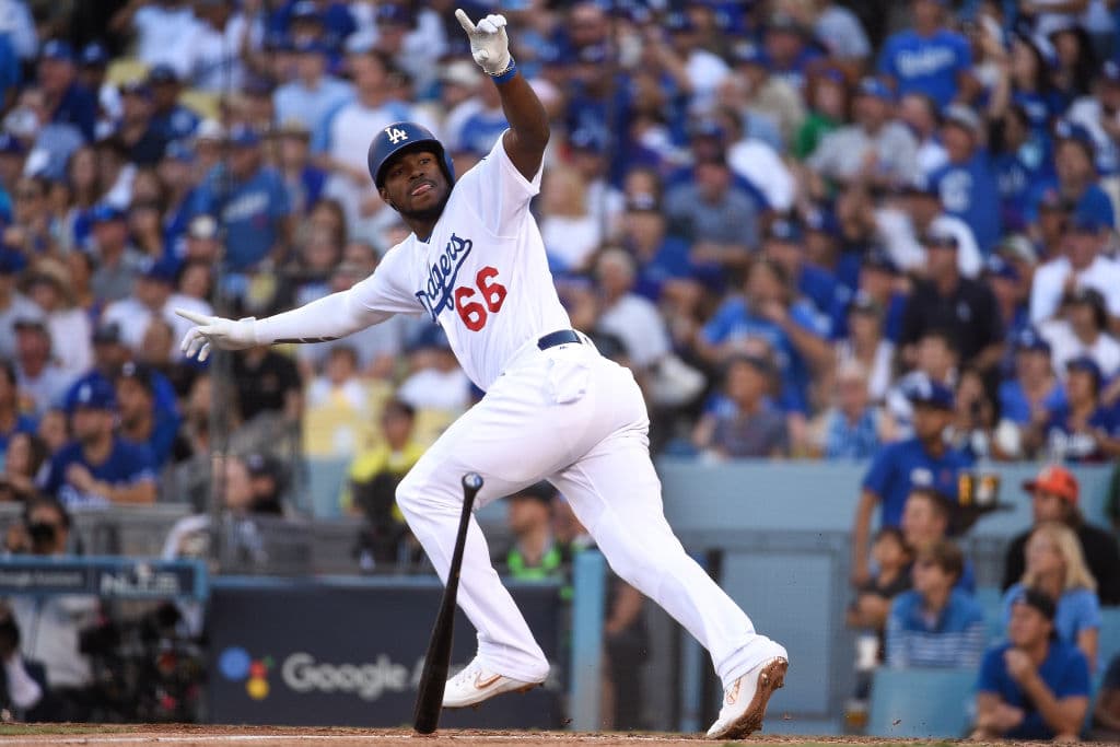Bateando como octavo y en el jardín derecho, Yasiel Puig.
