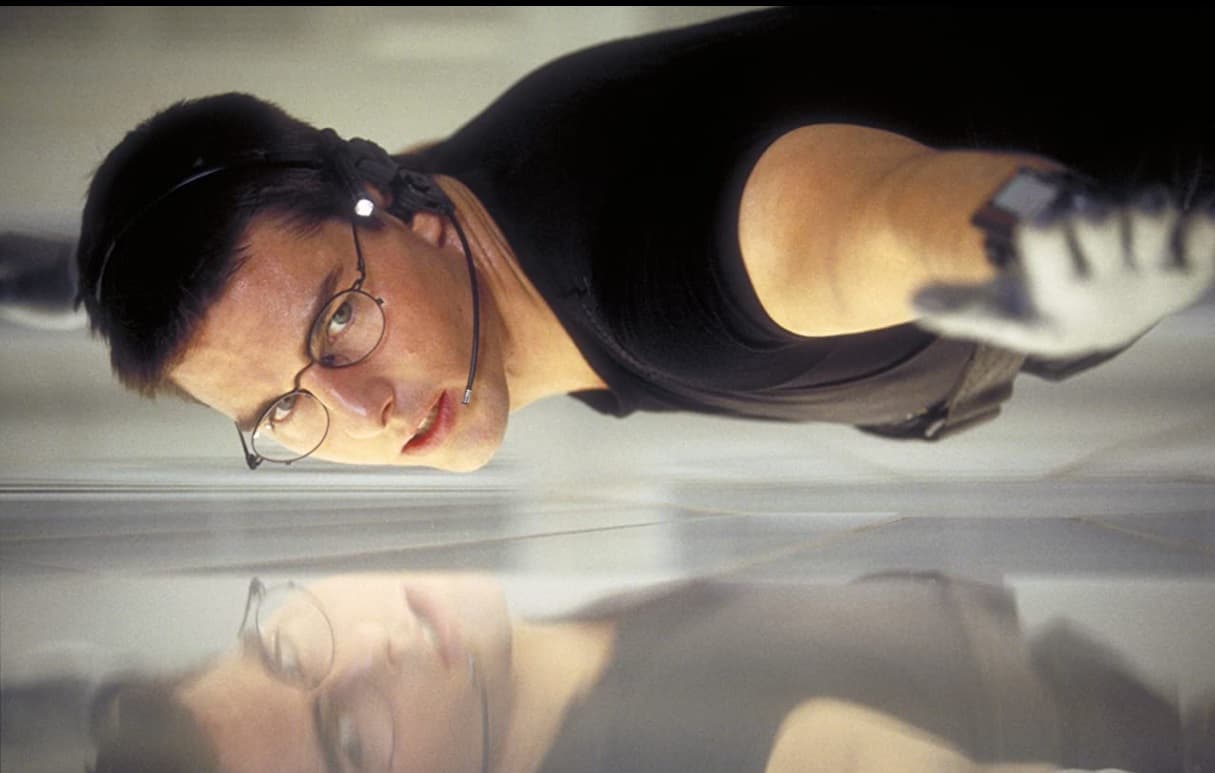 El interés de Cruise por películas de acción llenas de persecuciones, adrenalina y momentos peligrosos, se volvió más fuerte cuando hizo 'Misión Imposible' en 1996. Dicha saga tiene 6 entregas y aún no terminarán, pues se espera que en los siguientes años se estrenen 2 cintas más.