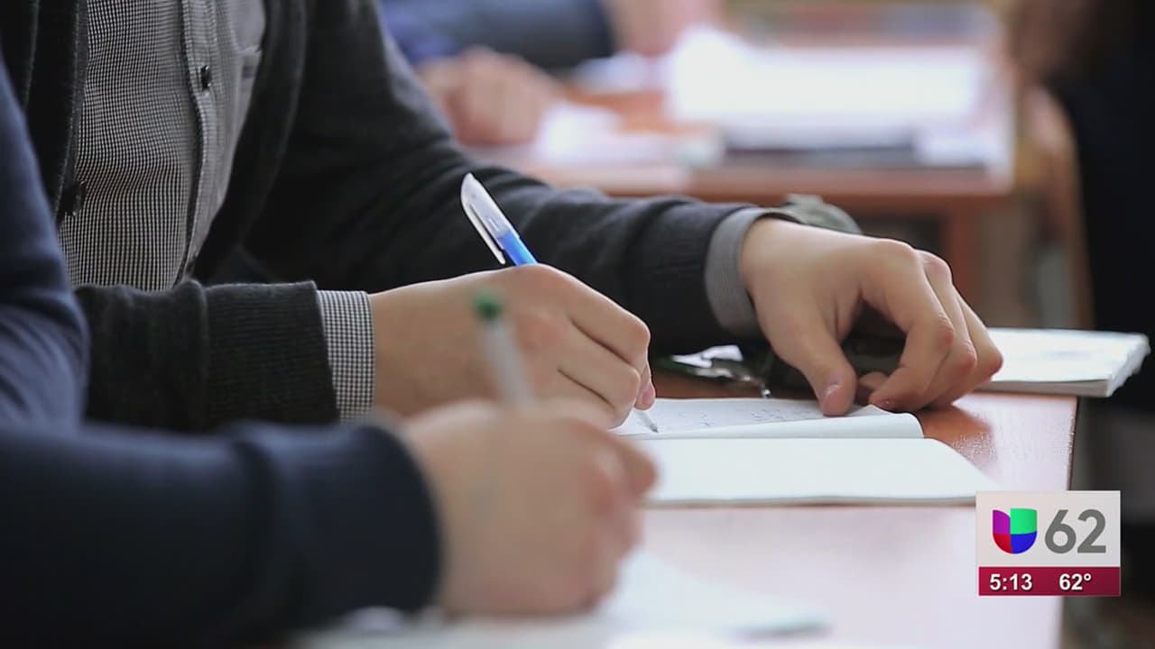 Estos son los nuevos cambios realizados a la Solicitud Gratuita de Ayuda Federal para Estudiantes (FAFSA, por sus siglas en inglés). Así es como puedes solicitar la ayuda.