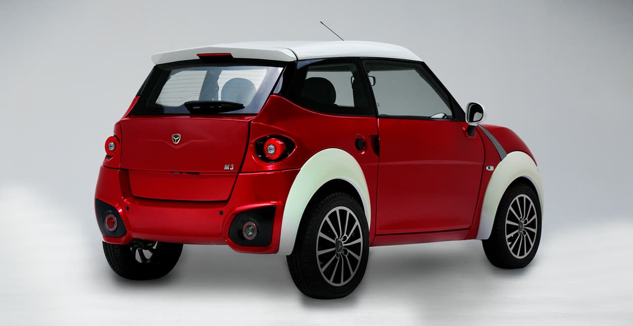 La línea del techo del 
<b>M3</b> sigue sin ángulos hasta el final del vehículo sin afectar al área de carga que está medida en 19.07 pies cúbicos de espacio.