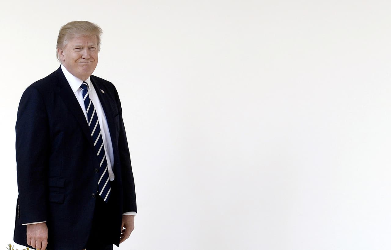 Trump es el único presidente en 40 años que no saldrá de EEUU en sus primeros 100 días