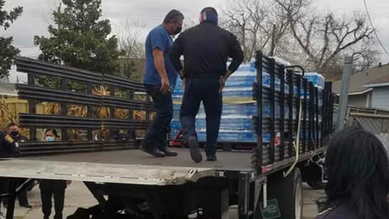 Después de la tormenta invernal muchos siguen sin agua.