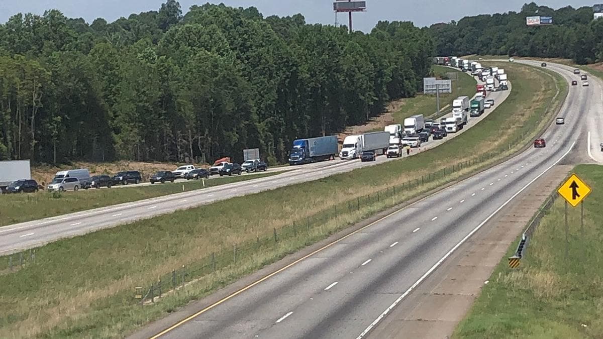 Encuentra más sobre el percance 
<a href="https://www.univision.com/local/atlanta-wuvg/confirman-a-cuatro-hispanos-entre-los-fallecidos-de-accidente-en-carretera-de-georgia" target="_blank">aquí</a>.