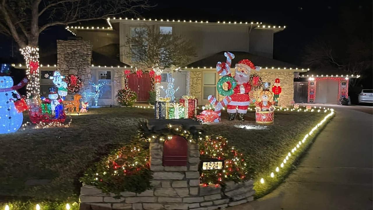 <h2 class="cms-H2-H2">¿Cuál es el mejor día para ir a Interlochen en Arlington? </h2>
<br>Se recomienda que vayas entre semana cuando hay menos visitantes y podrás disfrutar con más tranquilidad de los alumbrados navideños.