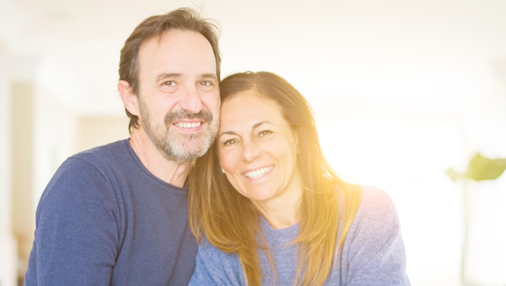 En el amor te asombrarás de lo fácil que te ha resultado iniciar una relación después que pensabas no podrías hacerlo. El novilunio del 30 será inolvidable.