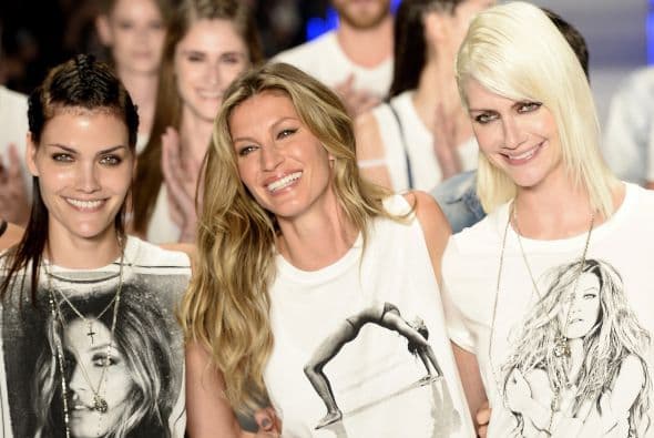 Gisele Bündchen se despidió de todos y agradeció a Colcci por crecer junto a ella.