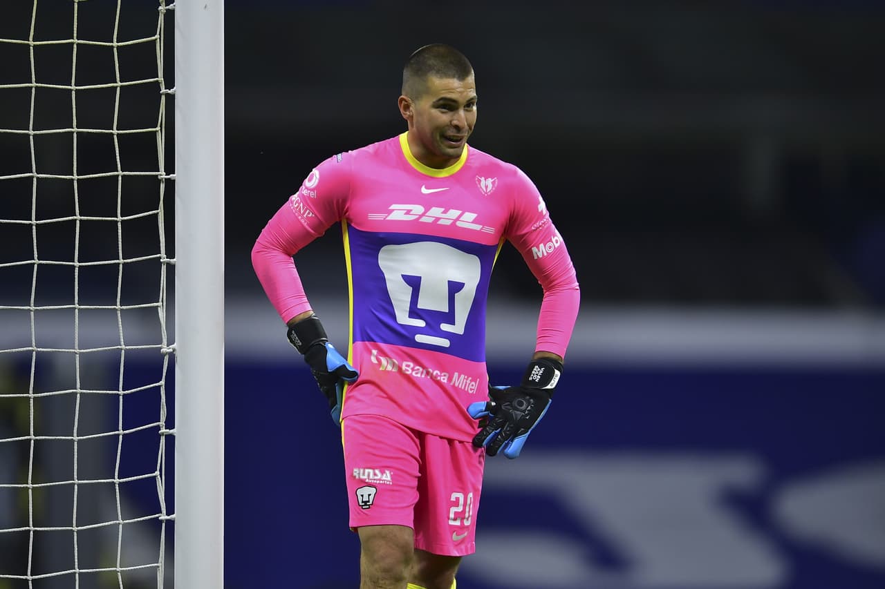 Portero de Pumas expresa su enojo y frustración tras goleada ante Santos