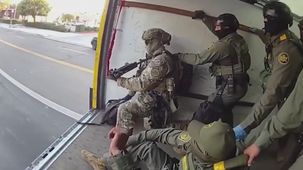 ACLU denuncia ante un tribunal federal arrestos de inmigración con perfil racial contra hispanos