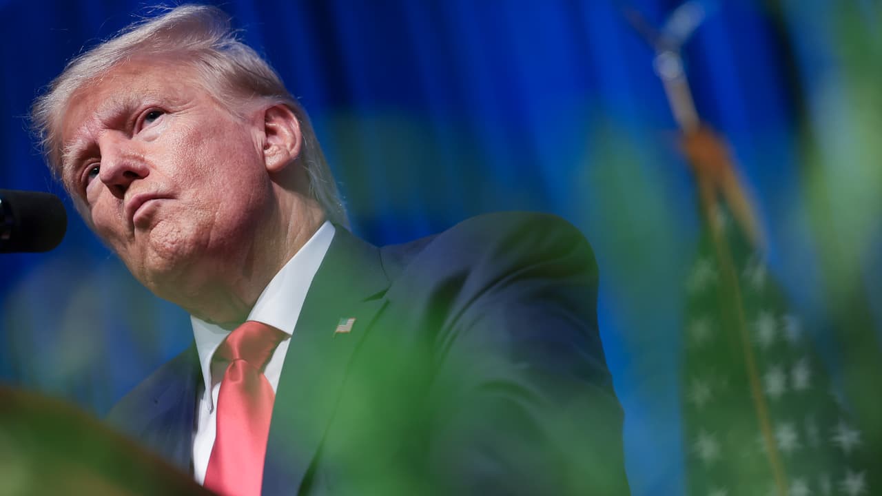 El abogado Nelson Rodríguez explicó qué se espera que ocurra este martes. “Se tienen que llevar a cabo los objetivos de una primera comparecencia, determinar que el expresidente conoce los cargos, que tiene un abogado y que este caso se fijará para juicio”, dijo el experto.