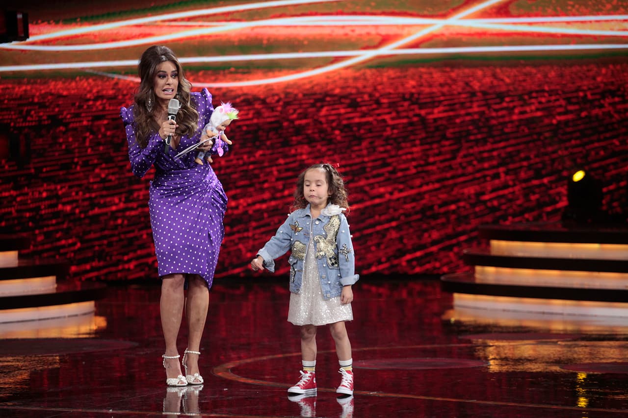 La capitana de 'Danna y los Superfashion' también mostró su talento para todas las pruebas, incluso imitar a Eugenio Derbez.