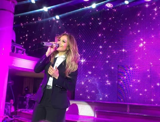 En Instagram fueron reveladas diversas imágenes de la presentación, en la que se dice 'La Diva del Bronx' cobró nada más y nada menos que $1 millón de dólares.