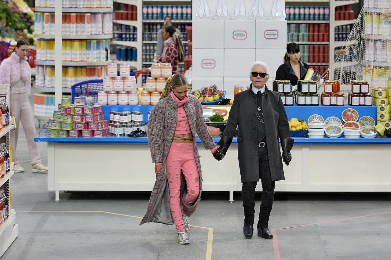 En la colección de 2014 de Chanel los tenis fueron protagonistas.