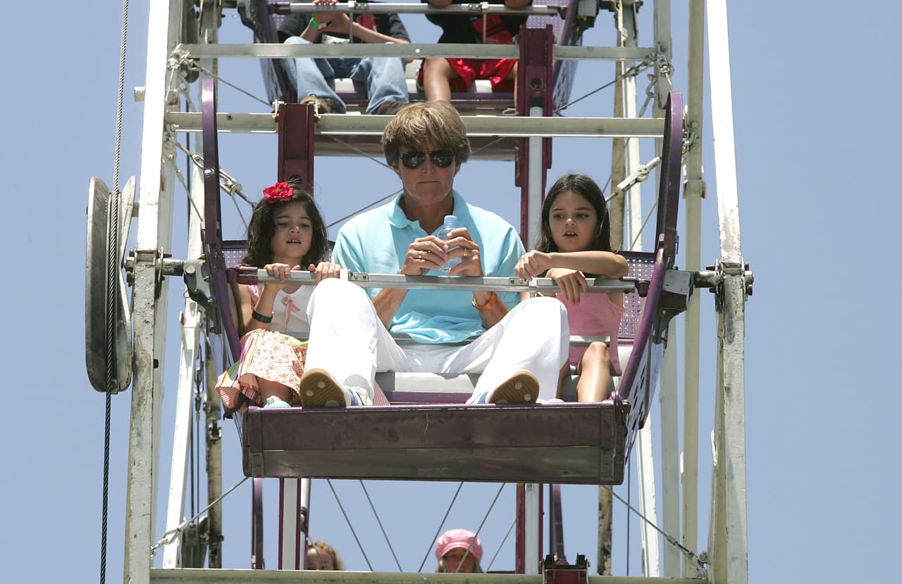 Y confiesa que antes de tener sexo la primera vez, le dijo a Kris que él siempre había tenido una mujer dentro de sí.