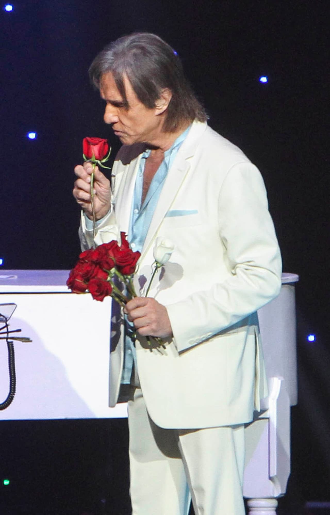 La relevancia de Roberto Carlos en la escena musical es tal, que es considerado el único artista latino en la historia que ha logrado publicar un álbum al año durante 48 años.