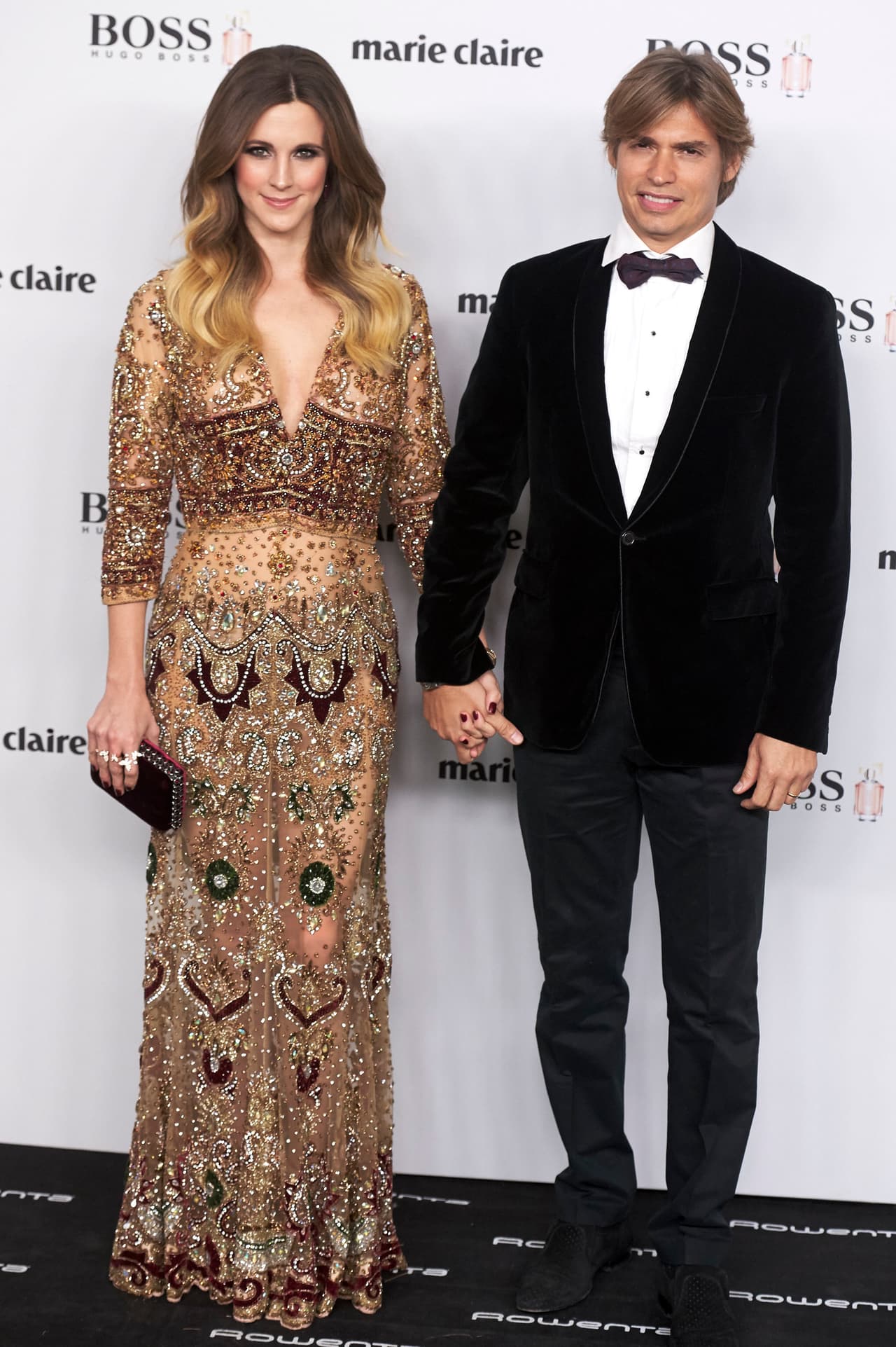 Carlos Baute también es
<b><a href="https://www.univision.com/entretenimiento/bebes-famosos/carlos-baute-y-astrid-klisans-presentan-a-su-bebe-video" target="_blank"> papá de otros tres hijos</a></b>, fruto de su matrimonio con Astrid Klisans: Álisse (1 año), Lienne (3) y Markuss (4). 
<br>