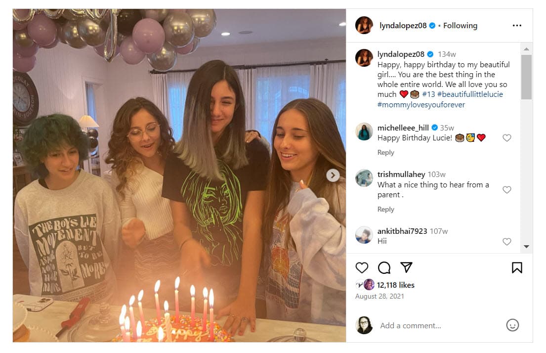 Emme y su prima Lucie.