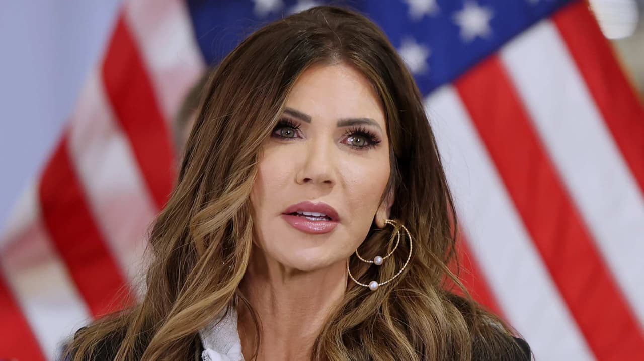 ¿Habrá cambios en la política migratoria tras la destitución de Kristi Noem del DHS? Esto dicen los expertos