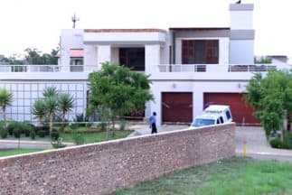 Pistorius vende la casa donde su novia fue asesinada