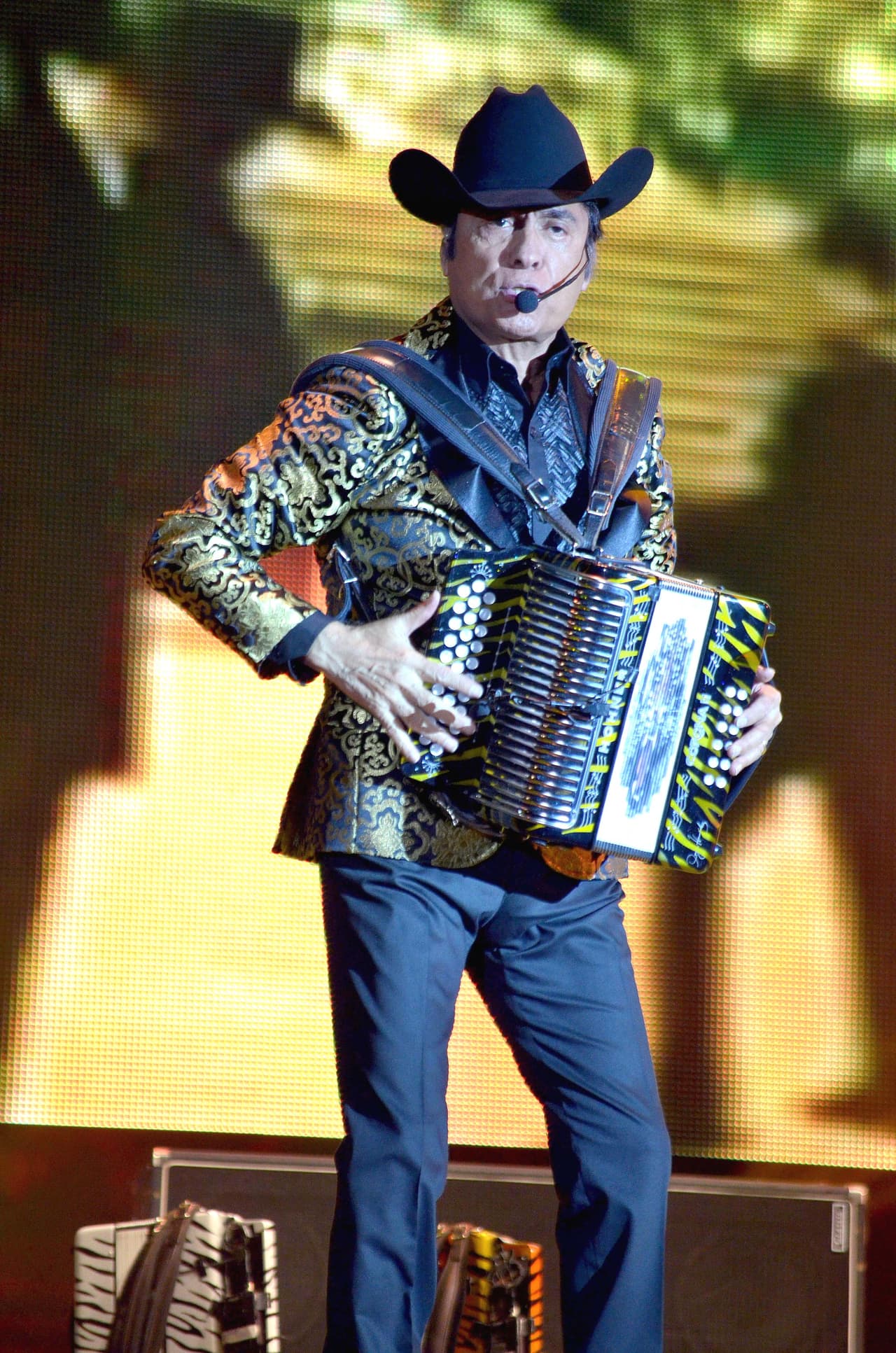 Jorge Hernández, líder de Los Tigres del Norte: “La disciplina y el respeto a la gente que paga por vernos es muy importante para nosotros. El cariño del público es fundamental y sólo podemos corresponderles con nuestra música y nuestro tiempo”.