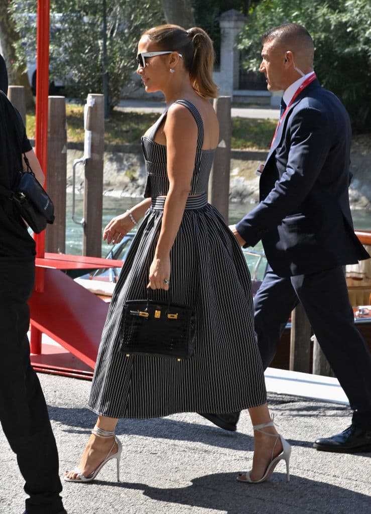 Lopez, por su parte, derrochó glamour en todo momento.