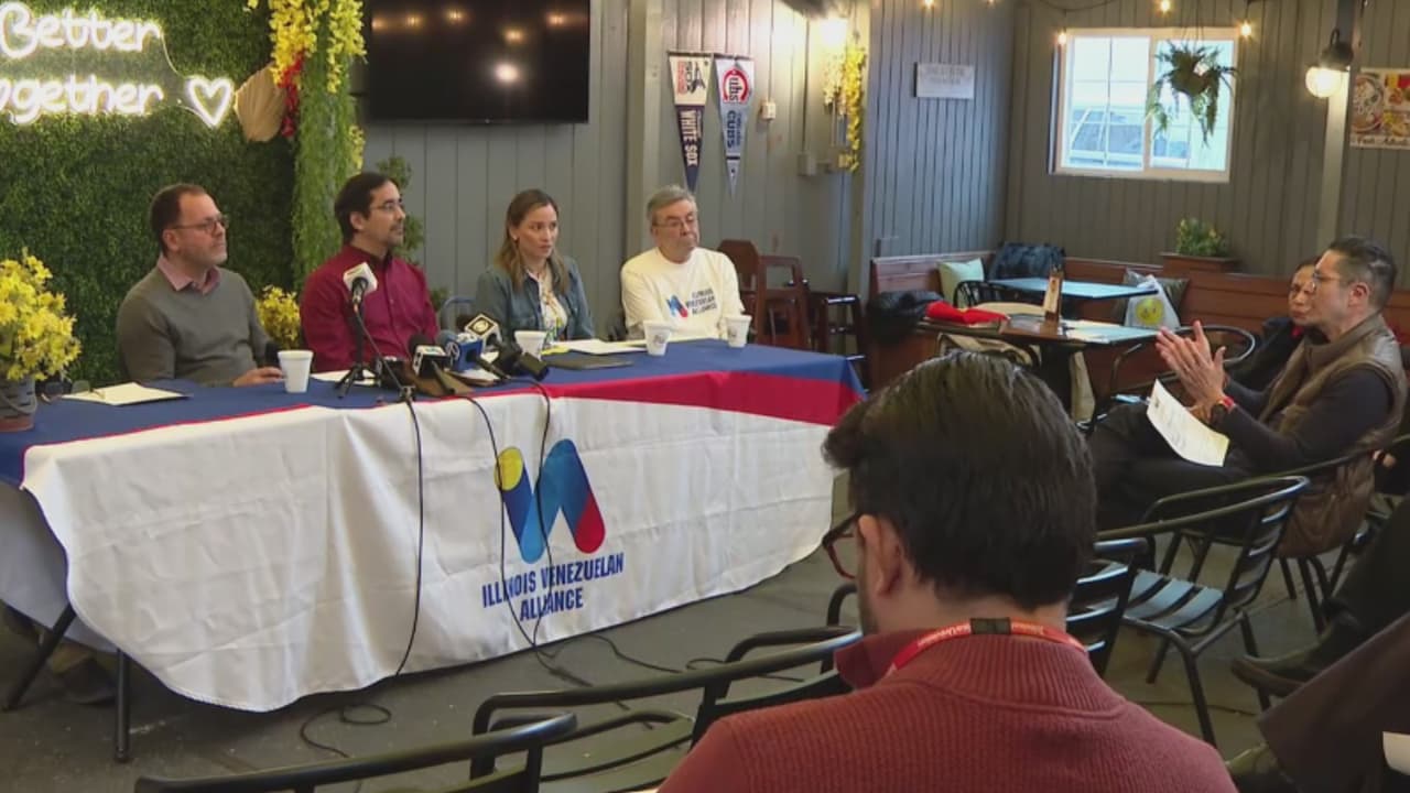 Venezolanos en Chicago se reúnen para reflexionar sobre la captura de Maduro y el futuro de su país