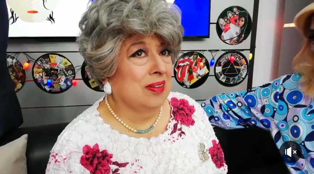 De acuerdo con Villalobos, el lamentable deceso del también comediante se dio a causa de un paro cardiaco fulminante, según declaraciones citadas por el diario mexicano Excelsior.