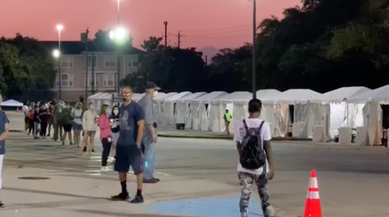 En total se han habilitado 120 casillas electorales en el condado Harris.