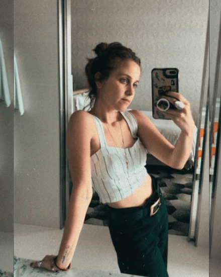 En su cuenta de Instagram, Natasha comparte “momentos ideales”, como ella los llama, y su más de un millón de seguidores no dudan en dejar cariñosos comentarios.