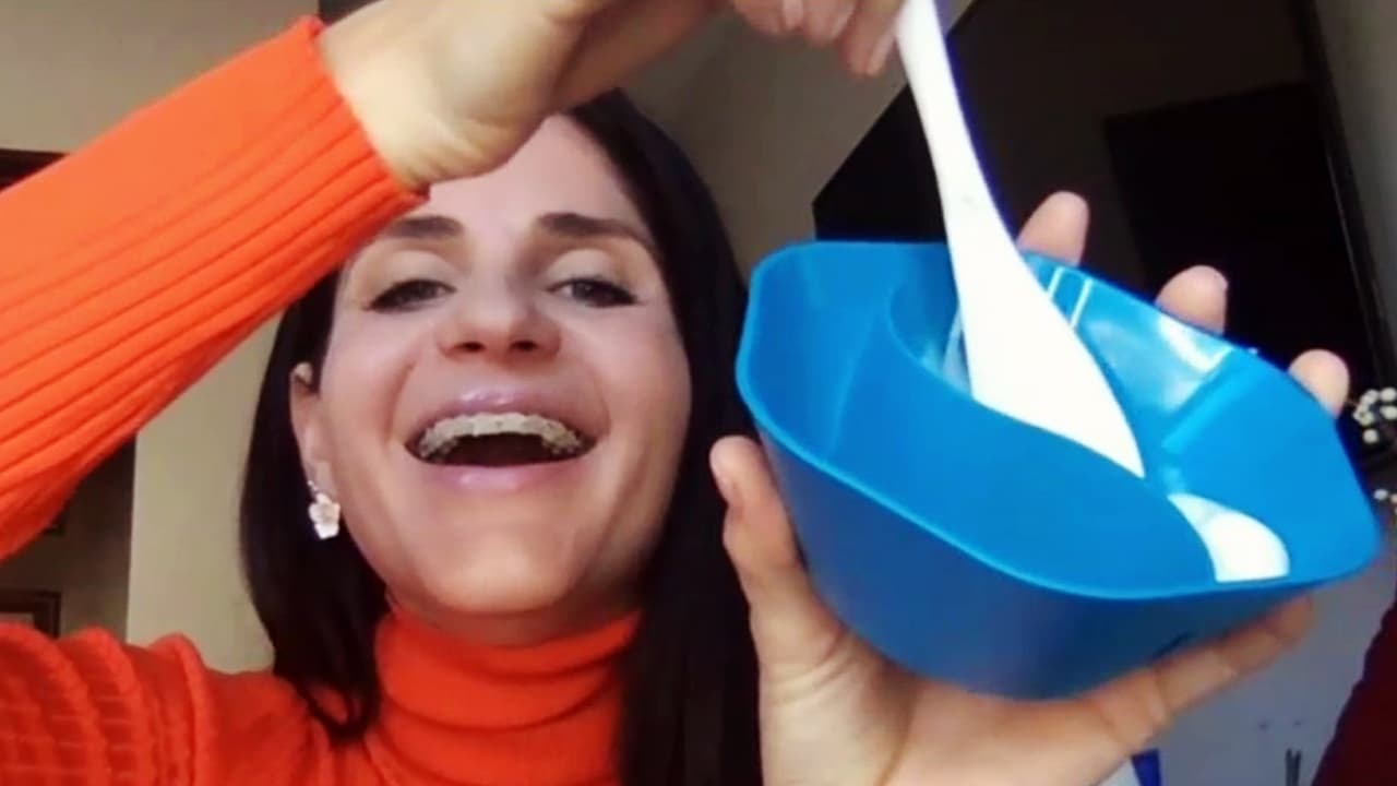 Astrid Rivera vivió en carne propia las
<a href="https://www.univision.com/shows/despierta-america/astrid-rivera-se-arriesgo-consejos-para-no-danar-tu-piel-con-los-trucos-de-belleza-de-las-redes-sociales-video">consecuencias de seguir un popular truco de belleza</a> que vio en las redes sociales, y luego mejor recurrimos a la dermatóloga Annie González, para que nos hablara del cuidado de nuestra piel.