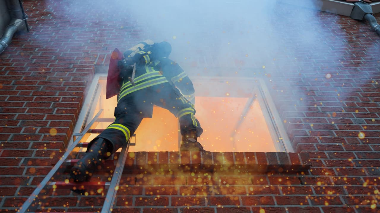 Con el primer frente frío
<b> llegan las mantas, los calefactores… y también los incendios.</b>
<br>Las autoridades de Texas recuerdan que la mayoría de los siniestros en esta época se originan dentro de los hogares,
<b>por fallas eléctricas, calefacción mal usada o descuidos en la cocina. </b>
<br>Bomberos piden reforzar la prevención desde ya,
<b>especialmente en complejos de apartamentos y casas móviles, donde el riesgo se multiplica.</b>