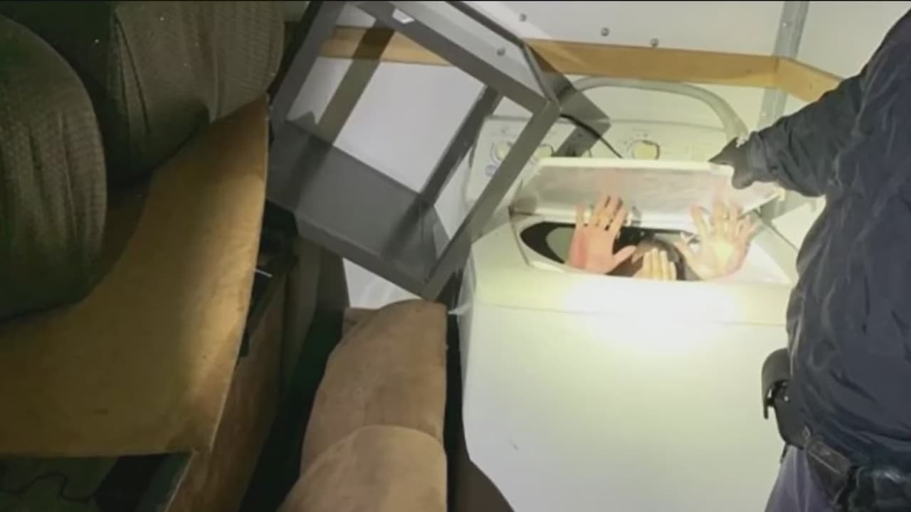 Escondidos en lavadoras o carrocerías: el ingenio peligroso de los traficantes de seres humanos