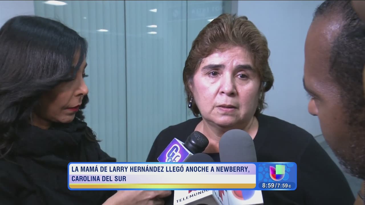 A su llegada al aeropuerto la señora Manuela, mamá de Larry comentó a Univisión: "No tengo palabras para explicar cómo me siento y no me siento preparada para ver a mi hijo en las condiciones que está", señaló.