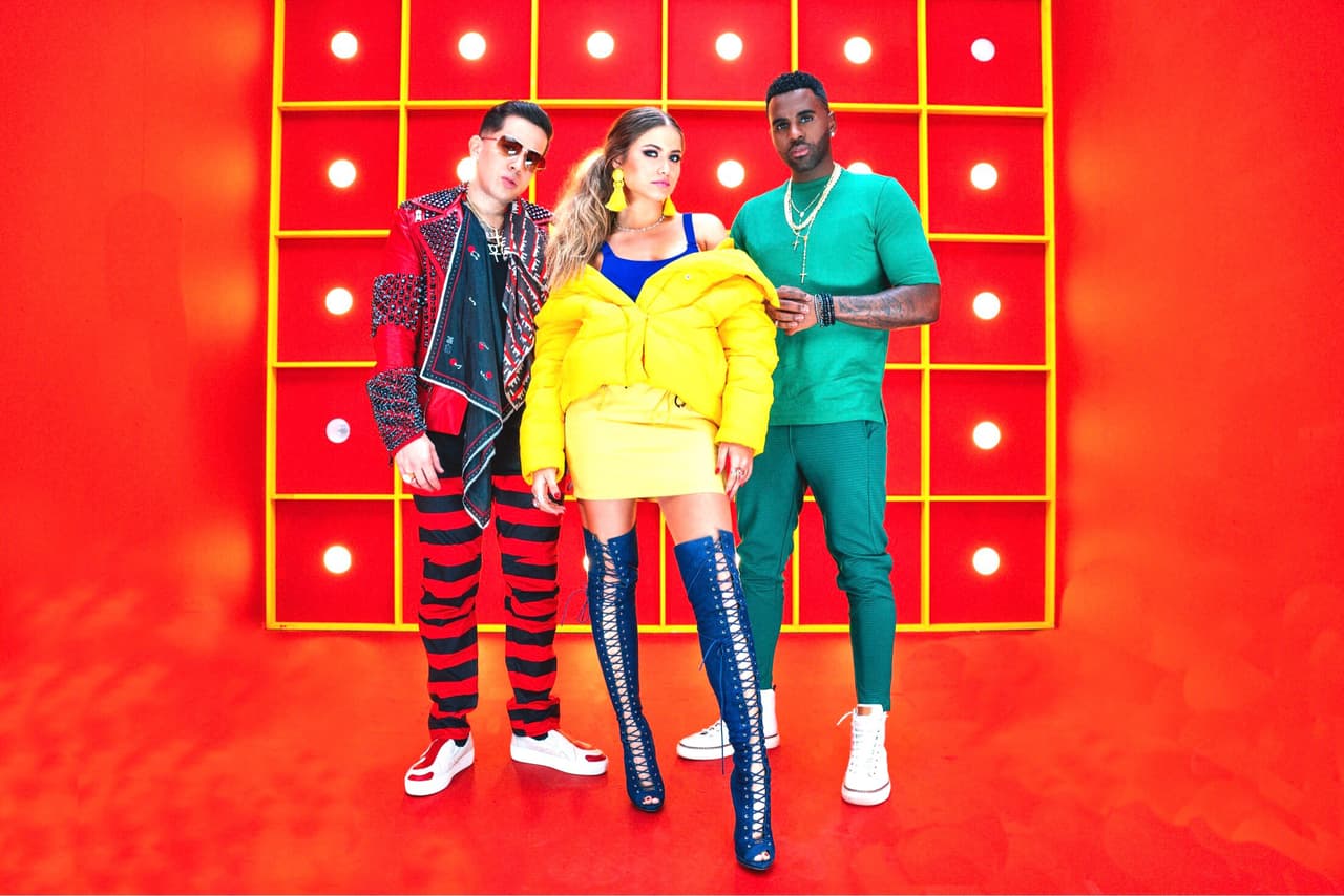 Confirmado está que 
<b><a href="https://www.univision.com/especiales/premios-juventud/los-mejores-looks-de-sofia-reyes-fotos">Sofía Reyes</a></b>, 
<b><a href="https://www.univision.com/entretenimiento/asi-suena-la-cancion-que-maluma-y-jason-derulo-hicieron-para-el-mundial-video">Jason Derulo</a></b> y 
<b><a href="https://www.univision.com/shows/el-gordo-y-la-flaca/el-reggaetonero-de-la-ghetto-nos-conto-todo-lo-que-sufrio-cuando-era-nino-video">De La Ghetto</a></b> interpretarán su mega éxito 
<b><a href="https://www.youtube.com/watch?v=p03TIGqEc8o"> '1, 2, 3'</a></b> por primera vez en los Estados Unidos.