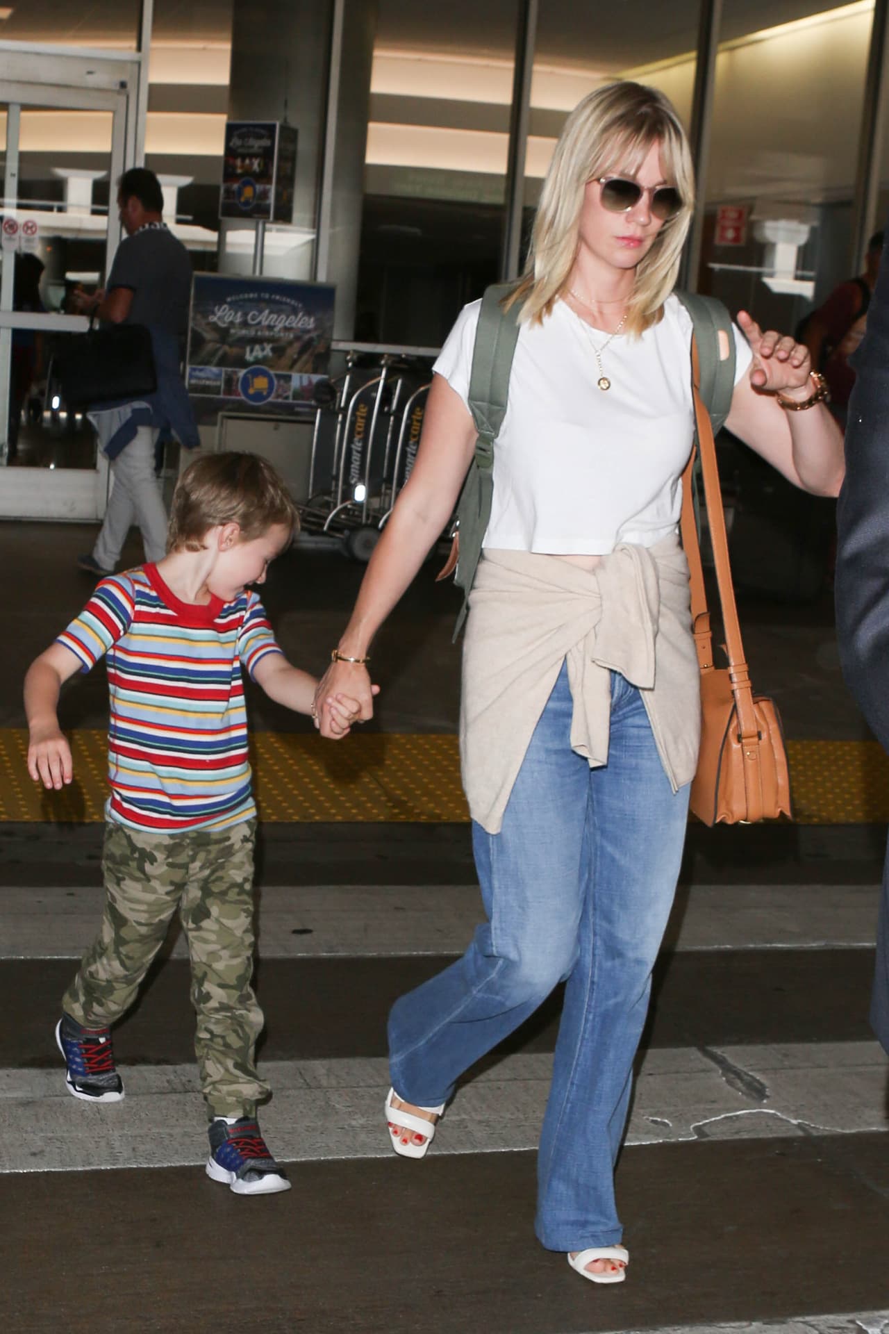 En 2017 Jones tuvo una entrevista para la revista Red en la que no reveló la identidad del padre de su hijo Xander, de lo que sí habló fue de cómo su familia le ayudó a traerlo al mundo y a criarlo. Desde que se volvió madre ha estado soltera, pues ahora todo se trata de él y del trabajo.