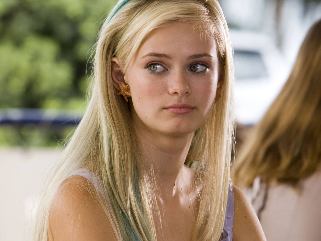 <b>Sara Paxton. </b>Respecto a hacer audiciones para un papel latino respondió
<i>"¡Lo he intentado! ¿Estás bromeando? He ido a audiciones y nada, 'Tú sabes, mi familia es Latina, yo hablo un poco de español, no van a contratar a la 'niña blanca' para interpretar a una latina".</i>