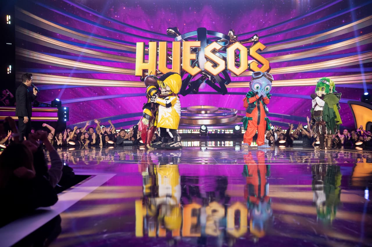 Como es costumbre, al término del combate los investigadores tuvieron que discutir entre ellos a quien salvar y decidieron hacerlo con Huesos.
<br>