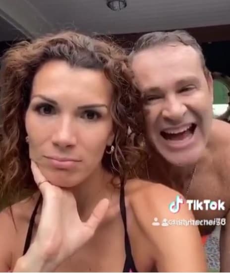 Alan Tacher sigue entusiasmado con TikTok. Él y su esposa Cristy Bernal ya son expertos y así se divirtieron creando videos graciosos para esta red social.