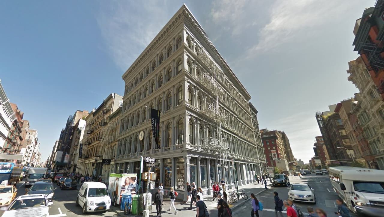 El Vastu Shastra es una antigua ciencia de la India que estudia la cohesión armónica de las estructuras de la vivienda con las leyes del cosmos, es decir, estudia la disposición de cada edificio para atraer la salud, prosperidad y lucidez mental de sus habitantes.